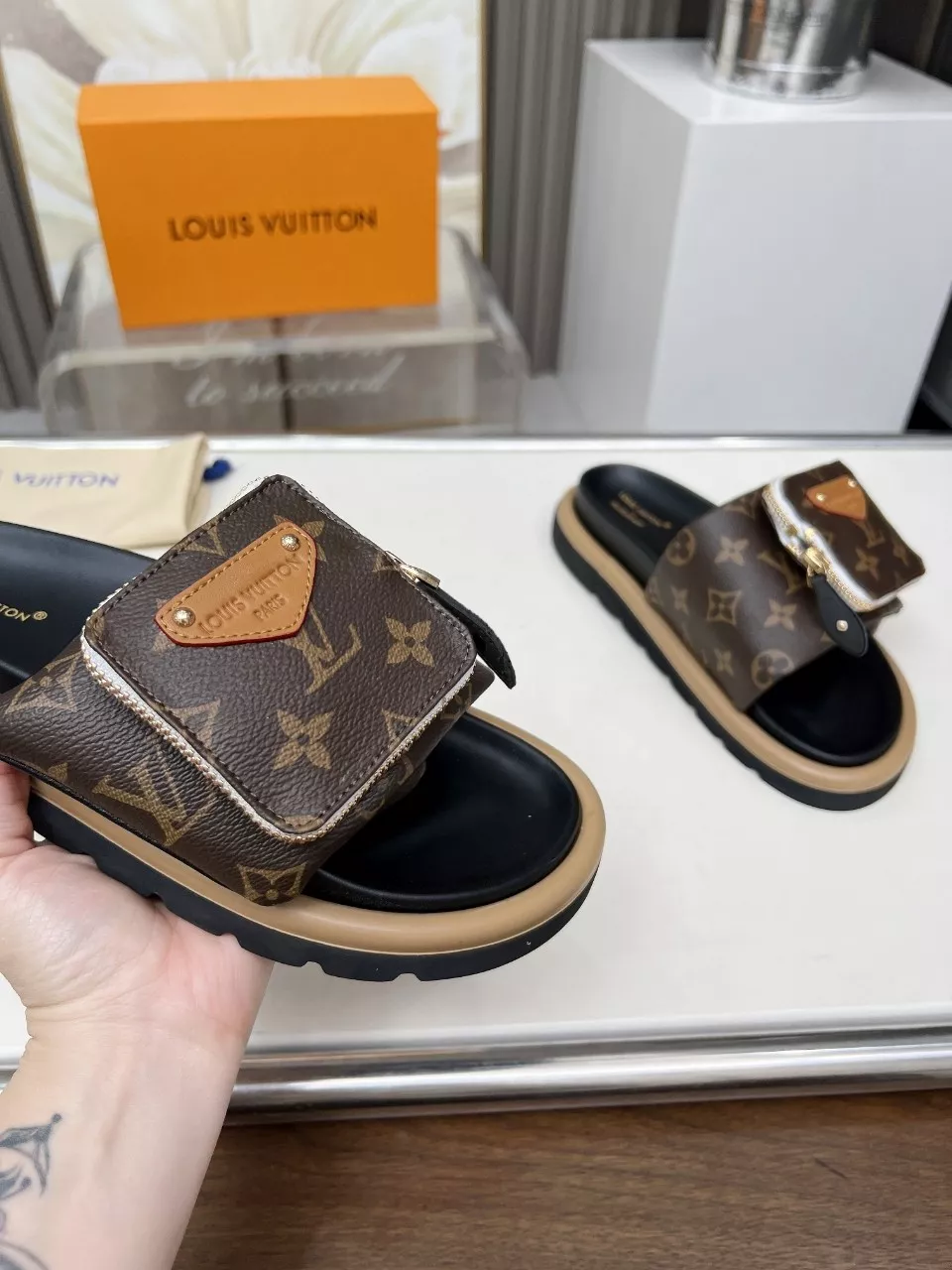 louis vuitton chaussons pour femme s_12ba47b4